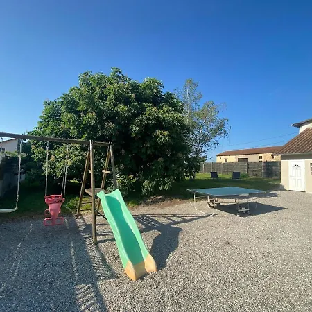 Maison Entiere Village Paisible Holiday home Oriocourt